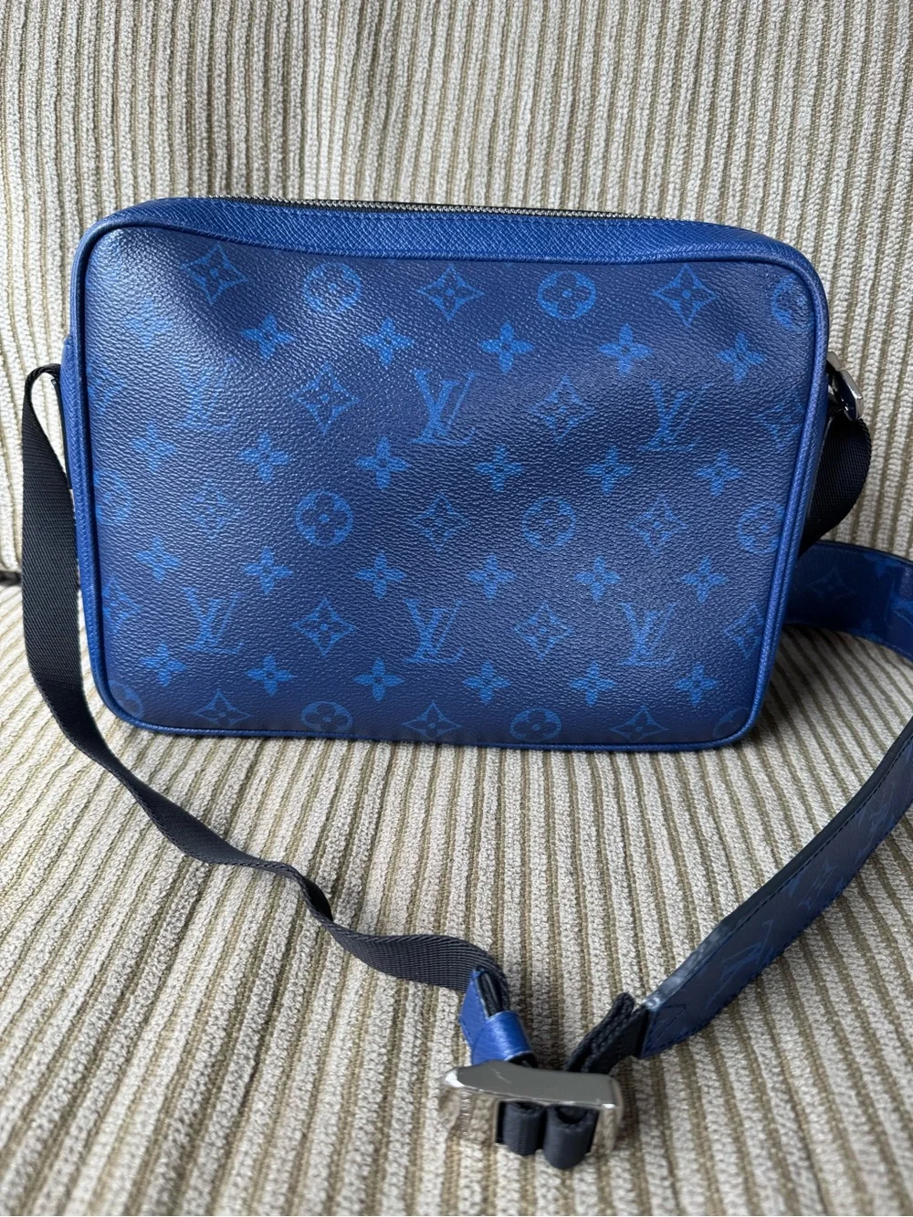 Louis Vuitton Outdoor Messenger PM Taigarama w/COA and Dust Bag - Unisex